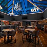 George Hotel