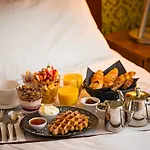 Hotel George 4*