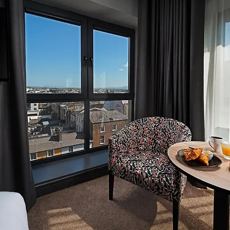 Hotel George 4*