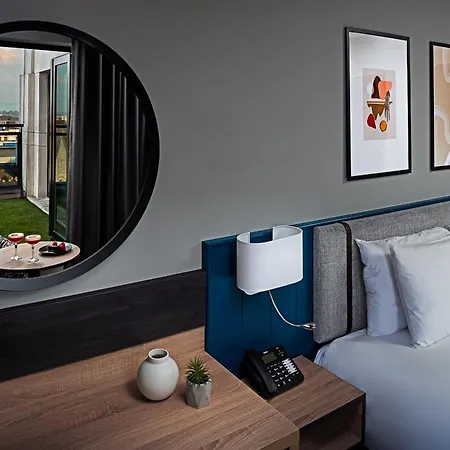 George Hotel