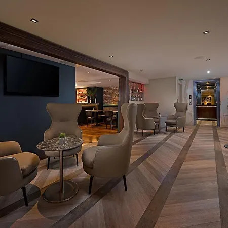 George Hotel