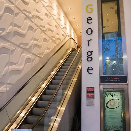 Hotell George 4*