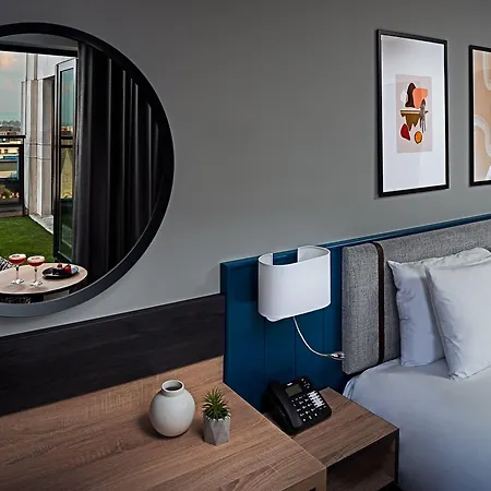 Hotel George 4*