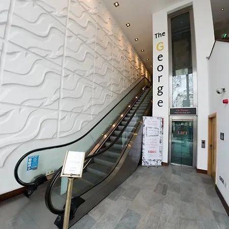 Hotel George 4*